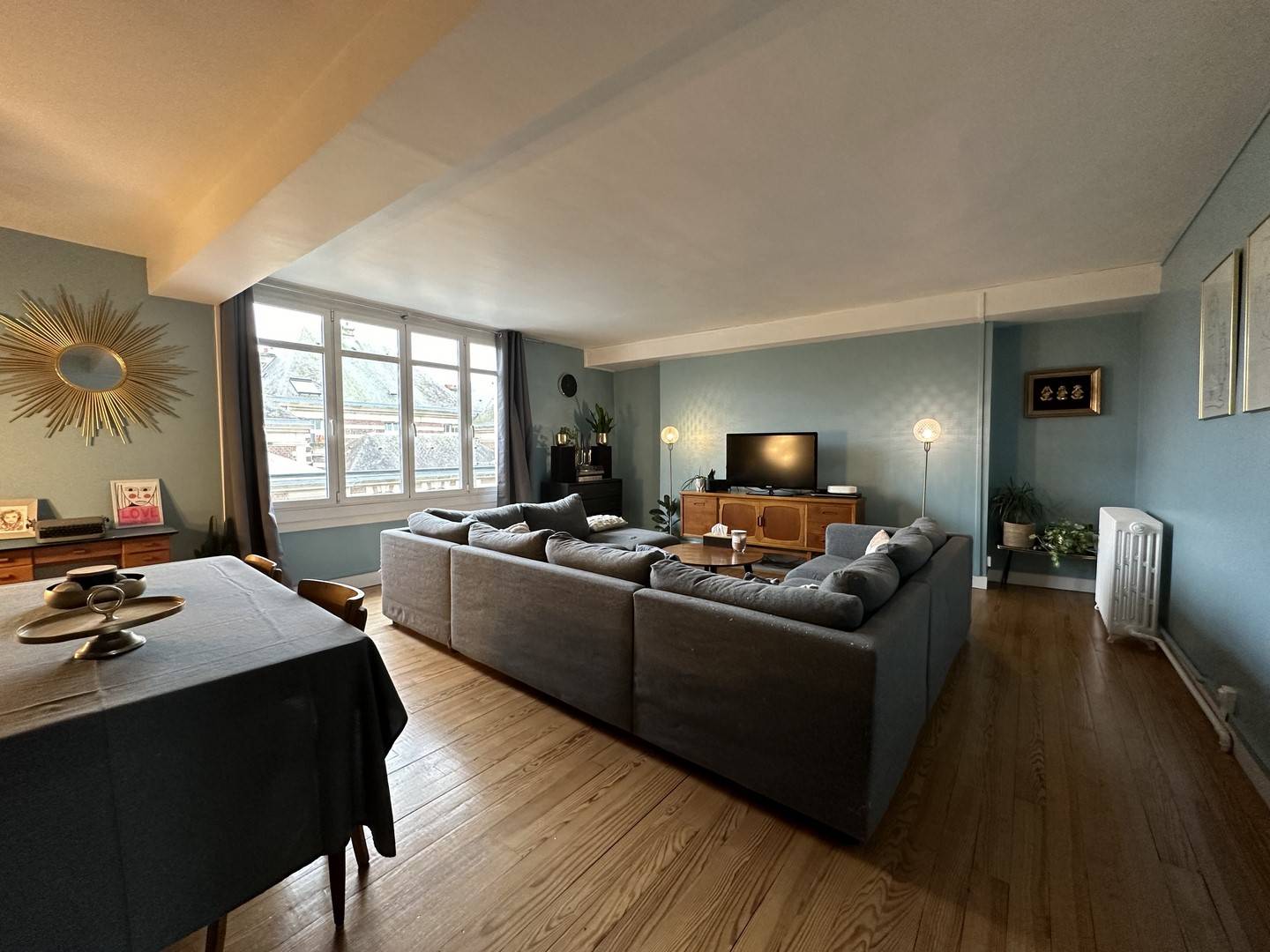  SOUS OFFRE Appartement de 145,76 m² avec place de parking et cave, en centre-ville de Dieppe, au troisième étage d’une copropriété, Seine Maritime 76