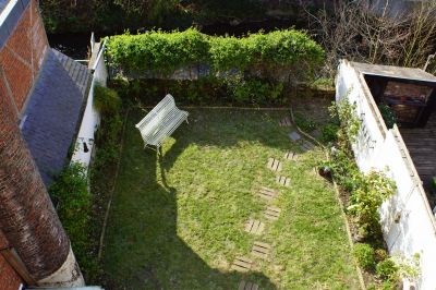 A vendre maison de caractère en centre ville de Lisieux avec jardin et bordure de la Touques