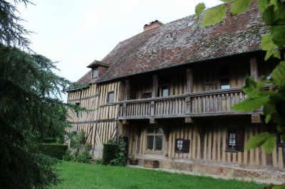 Propriété de caractère torchis colombages, vielles tuiles en vente à 10 minutes de Lisieux 14 calvados